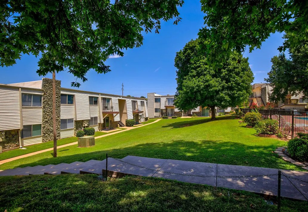 Rolling Oaks Apartments Okc Ike Lattimore